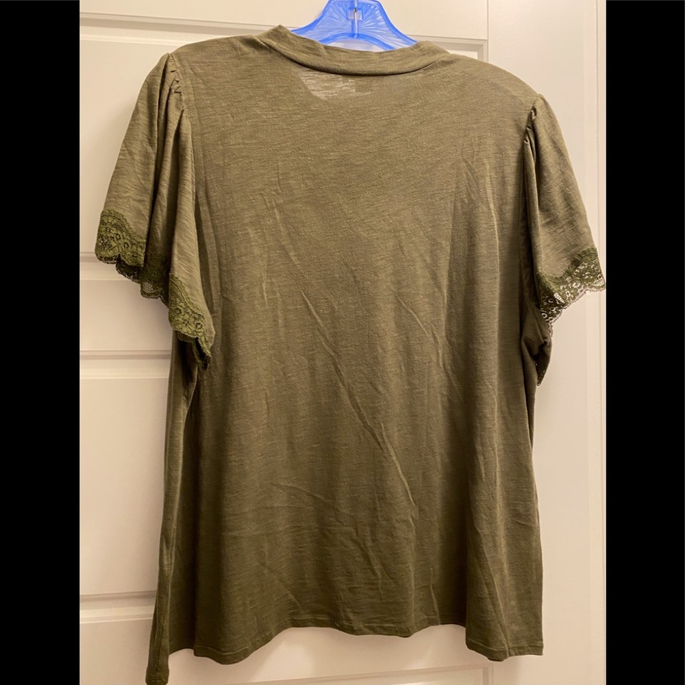 CeCe mock neck top, size XL - Picture 2 of 5